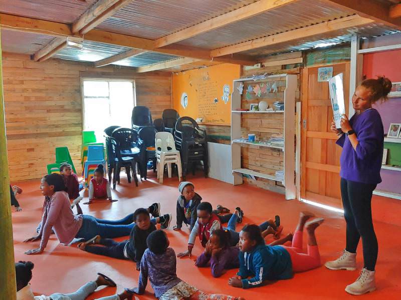 Whitney Paula Lindenberg Yoga Projekt Ubuntu Center Cape Town Masiphumelele